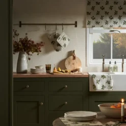 National Trust Sophie Allport for Acorn and Oak Leaves Tea Towel Online